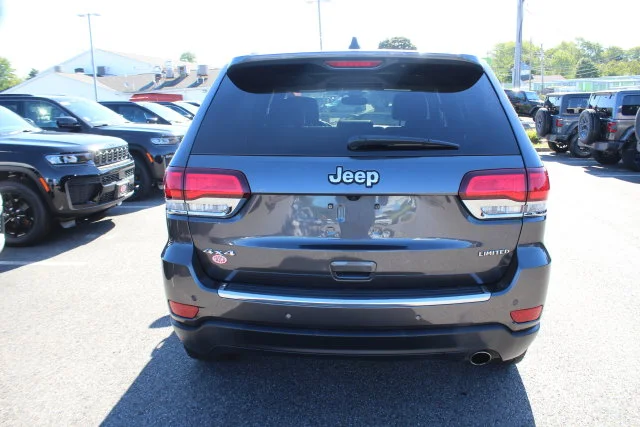 Used 2020 Gray Jeep Limited image 29