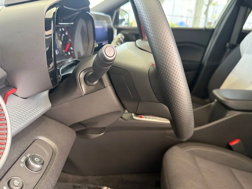 Used 2025 White Chevrolet 1RS image 40