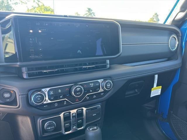 2025 Jeep Wrangler 4-Door Sahara - Photo 12