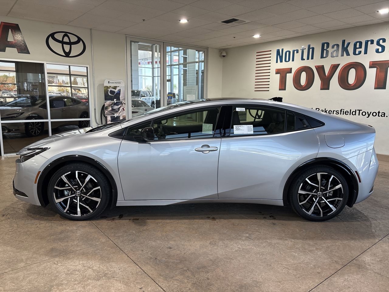 2026 Toyota Prius Plug-in Hybrid XSE - Photo 7