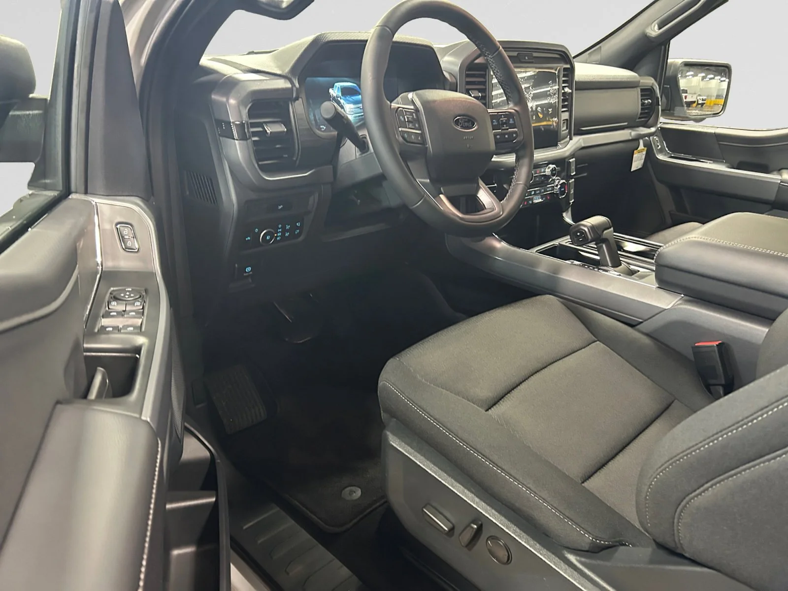 New 2026 Avalanche Ford XLT image 13