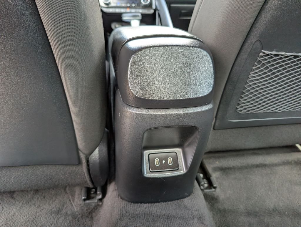 Used 2025 Silver Hyundai SEL Convenience image 19