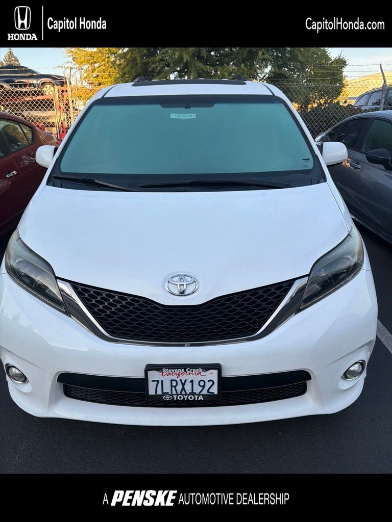 Used 2015 Super White Toyota SE Premium image 1