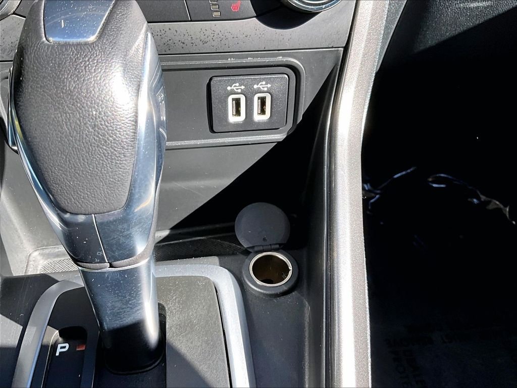 Used 2022 Smoke Metallic Ford SE image 27
