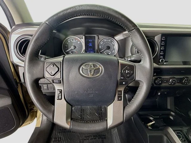 Certified Used 2020  Toyota SR5 image 11