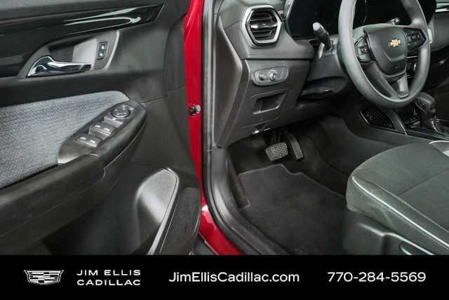 Used 2025 Crimson Metallic Chevrolet LT image 7