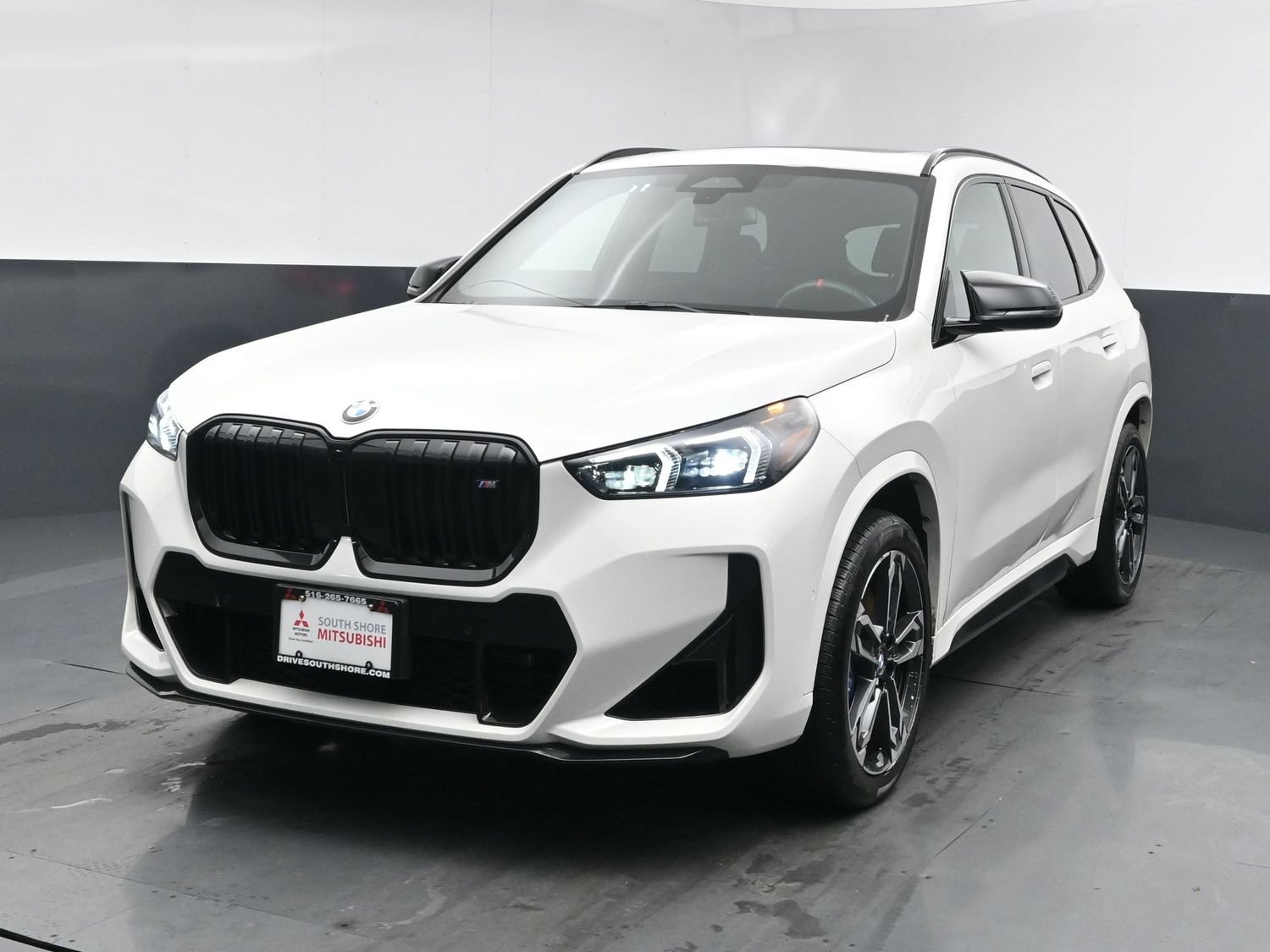 Used 2026 White BMW M35i image 1
