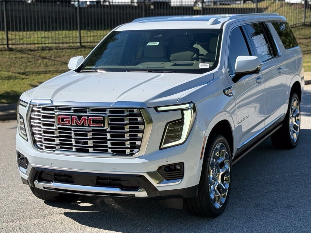 2026 GMC Yukon XL Denali - Photo 10
