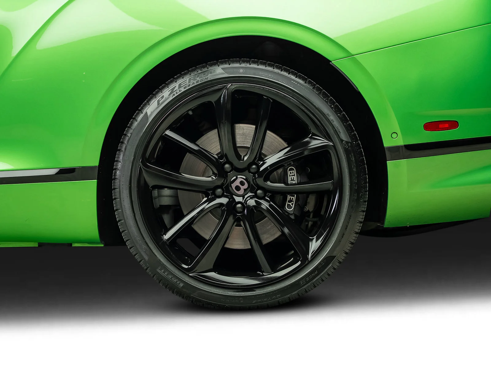 Used 2021  Bentley V8 image 22