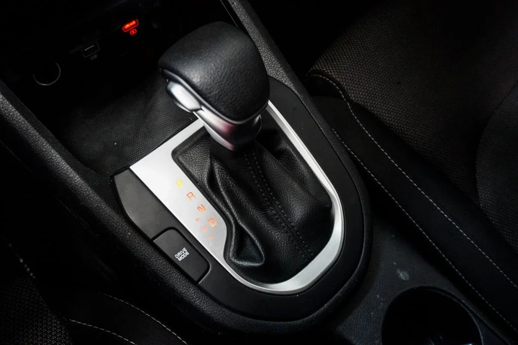 Used 2024 White Kia LXS image 21