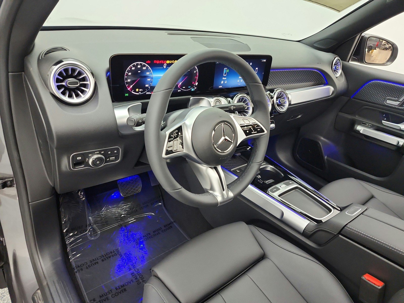 New 2026 Mountain Grey Metallic Mercedes-Benz GLB 250 SUV image 9