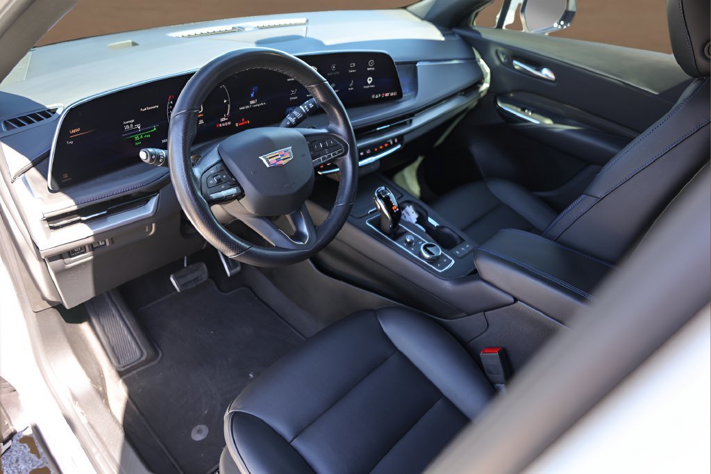 Certified Used 2025 Crystal White Tricoat Cadillac Sport image 10