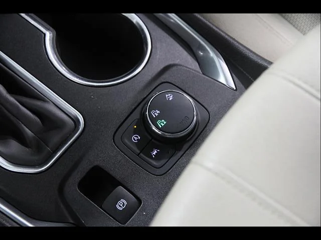 2022 Chevrolet Traverse LS - Photo 15