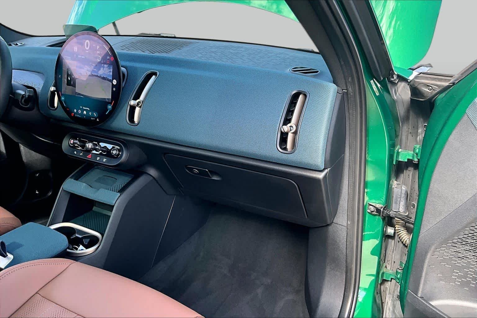 Used 2025 British Racing Green IV Metallic MINI S image 17