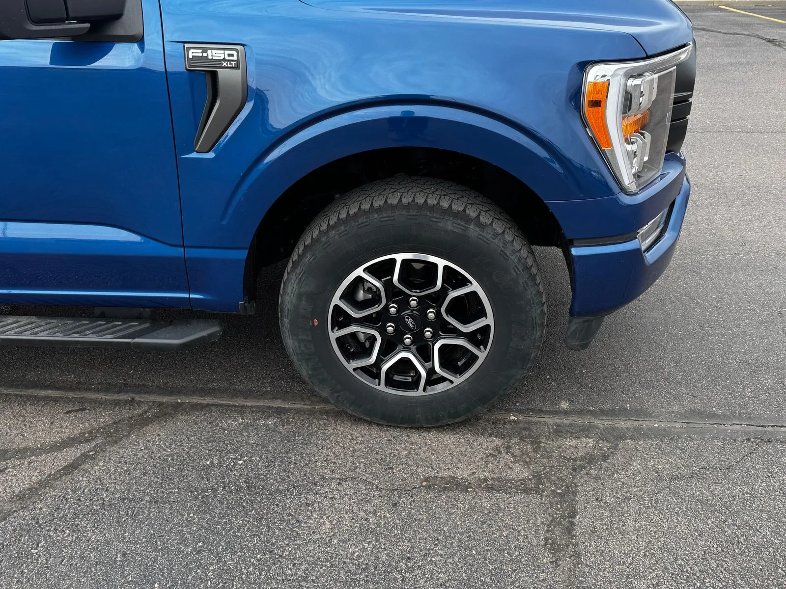 Used 2023 Blue Metallic Ford XLT image 19