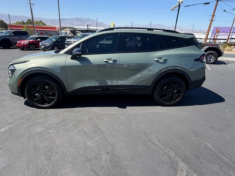 Used 2025 Jungle Green Kia X-Line image 6