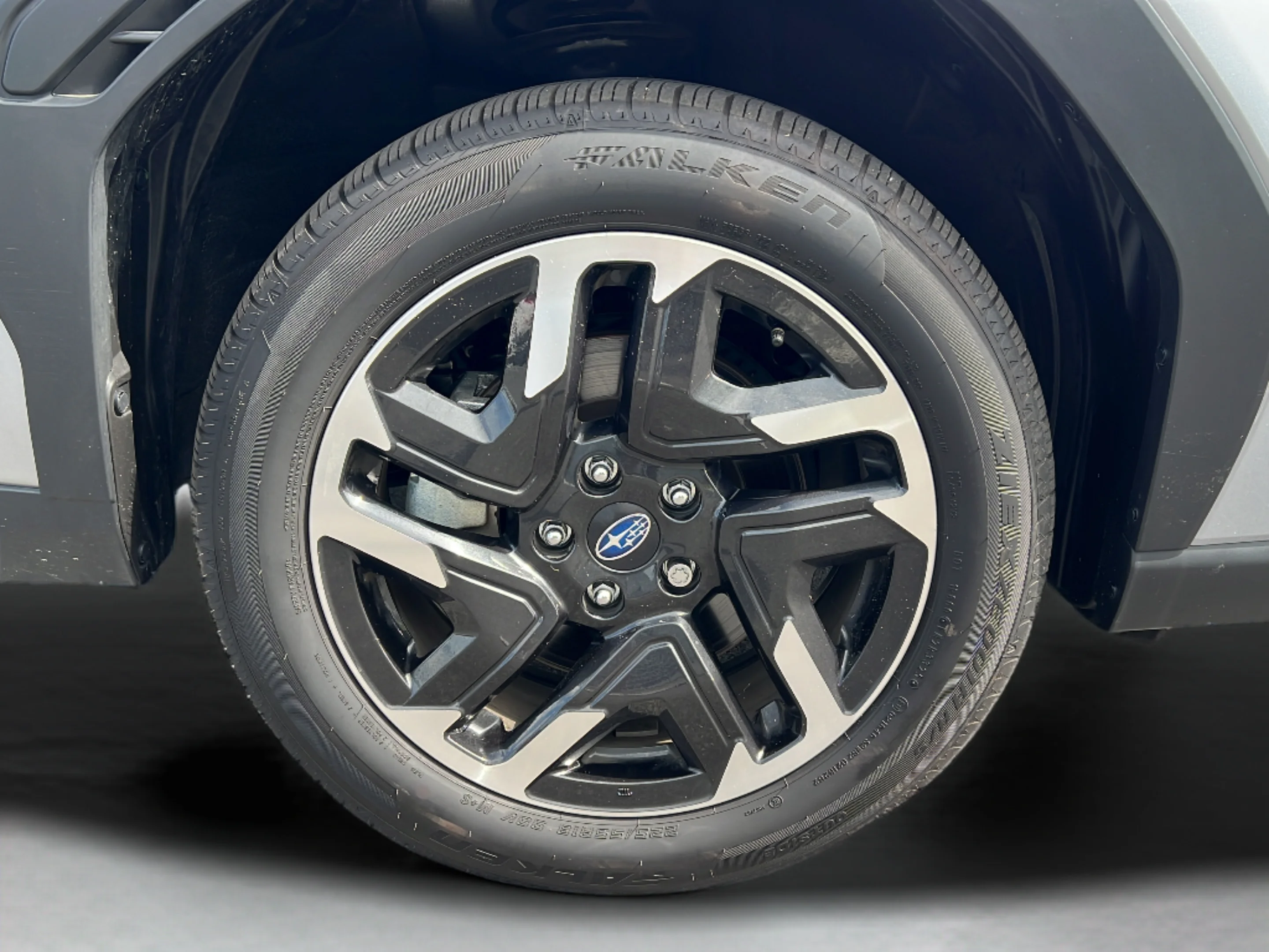 Used 2026 Ice Silver Metallic Subaru Limited image 10