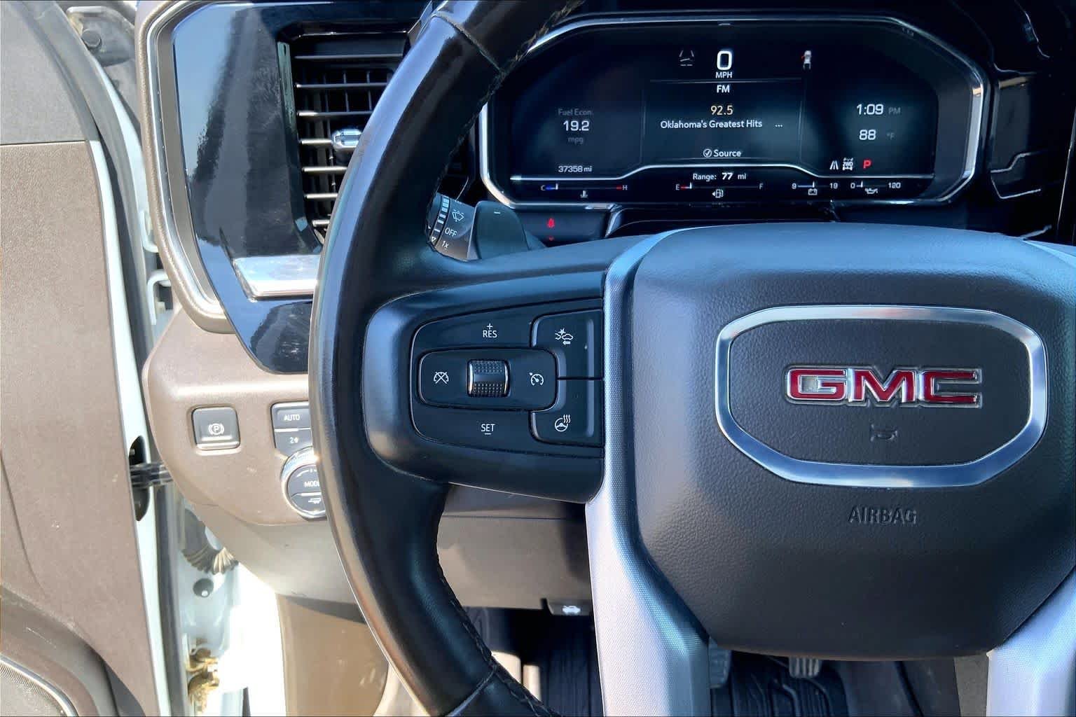 Used 2025 Summit White GMC SLT image 23