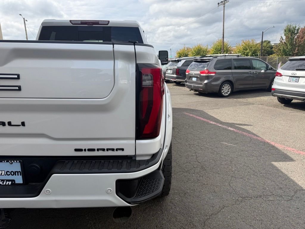 Used 2024 White Frost GMC Denali Ultimate image 4