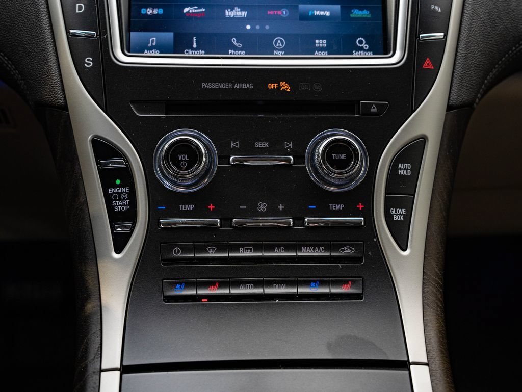 Used 2020 Pristine White Lincoln Reserve image 38