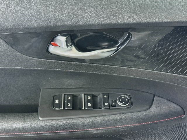 Used 2022 Snow White Pearl Kia GT image 20