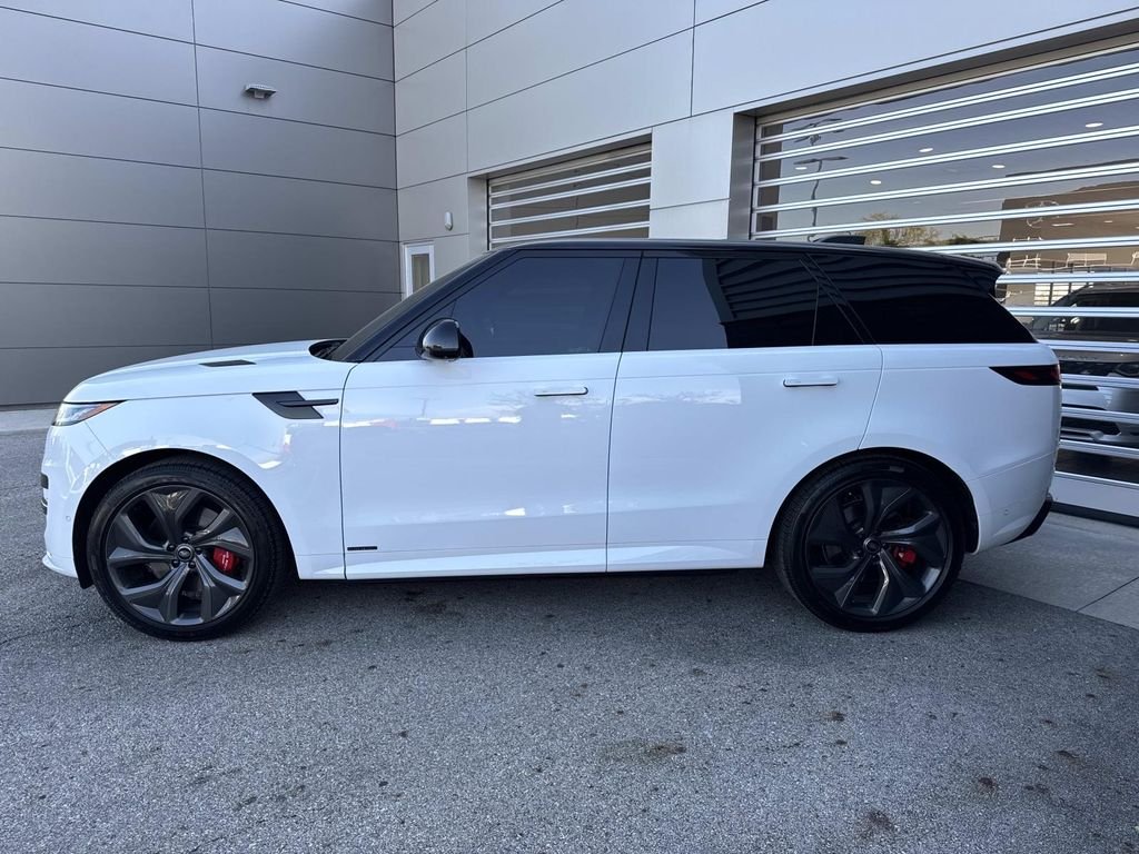 Used 2025 Fuji White Land Rover Autobiography image 4