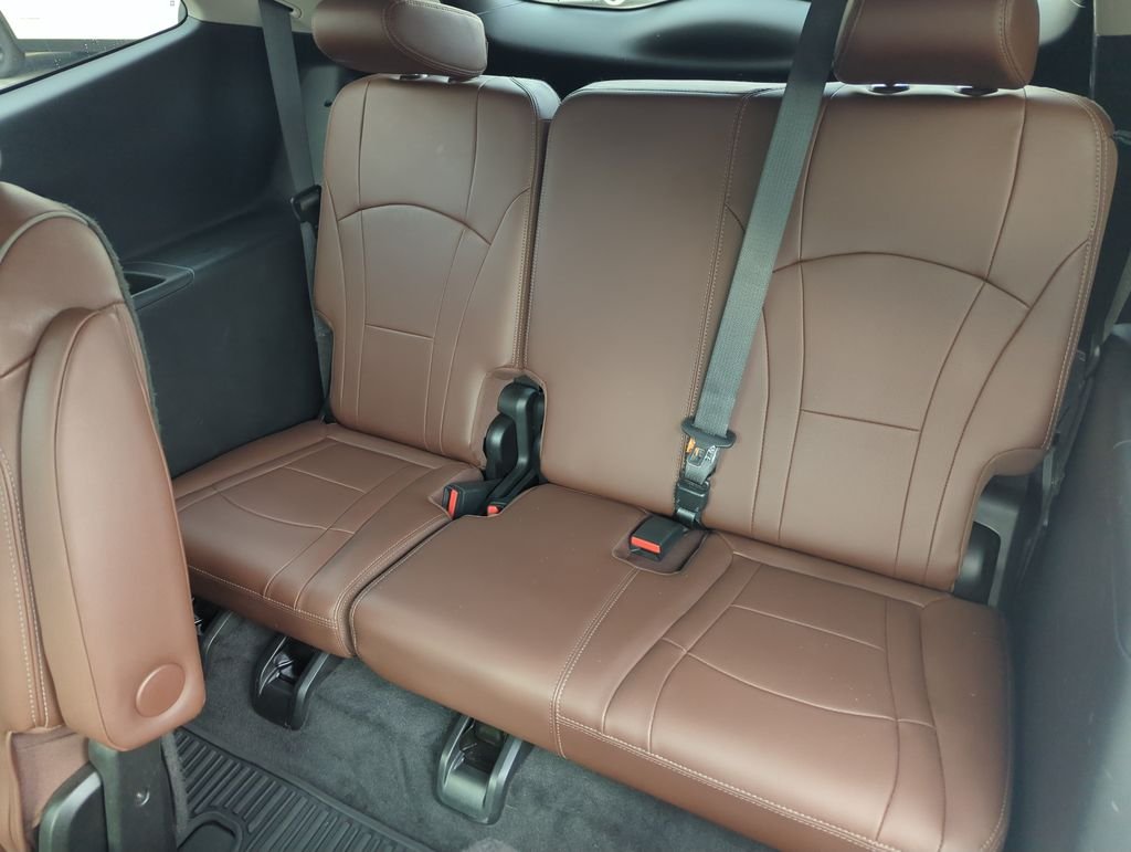Used 2020 White Buick Avenir image 32