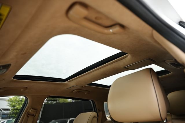 Used 2024 Alta White Genesis 3.5T Prestige image 18
