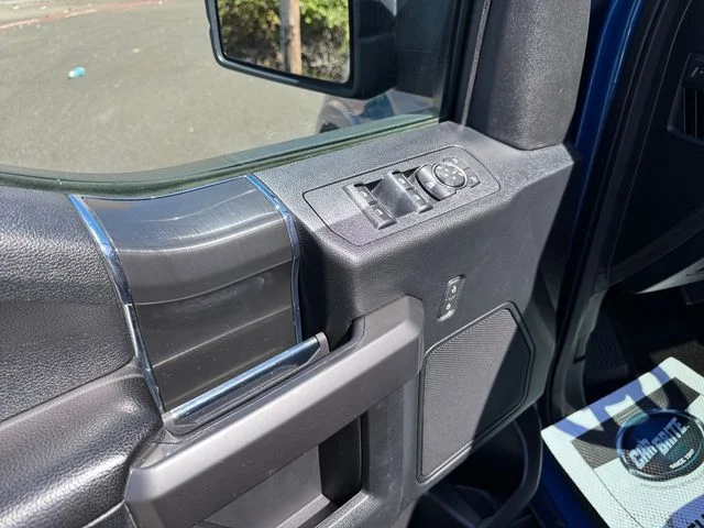 Used 2018 Lightning Blue Ford XLT image 11