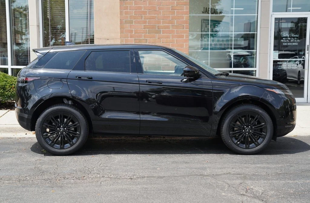 New 2026 Santorini Black Land Rover S image 7