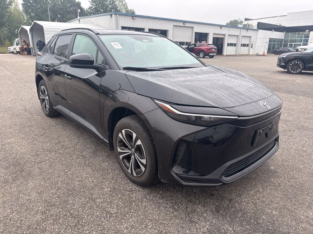 Used 2023 Black Toyota XLE image 7