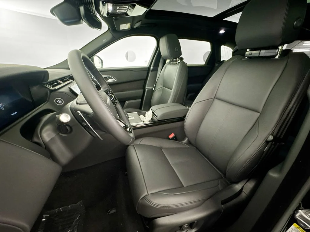 New 2026 Santorini Black Land Rover S image 21