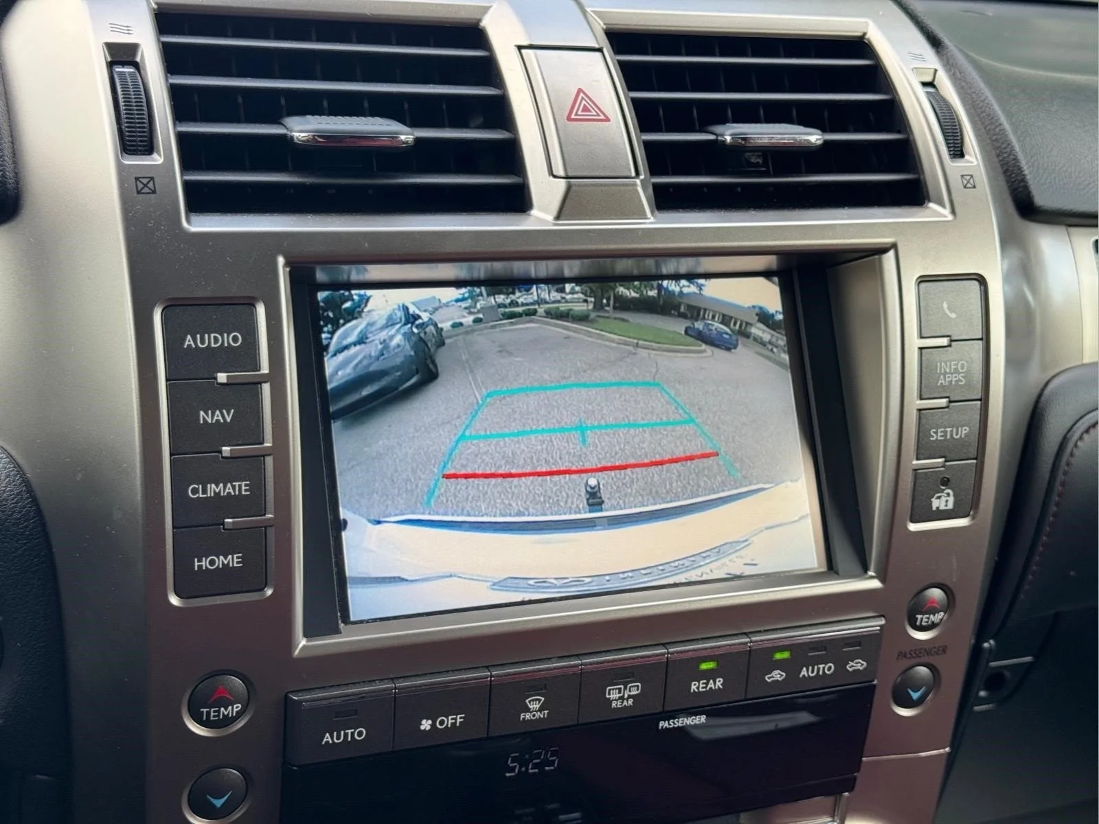 Used 2021 Starfire Pearl Lexus GX 460 Premium image 31