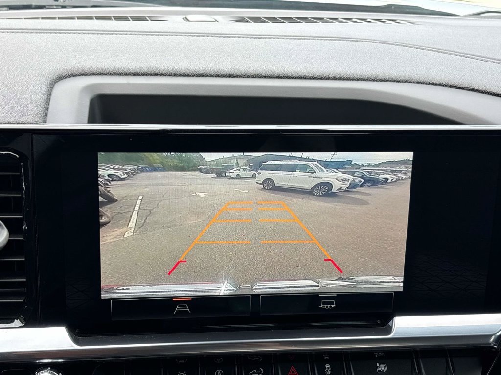 Used 2023 Silver GMC Elevation image 25