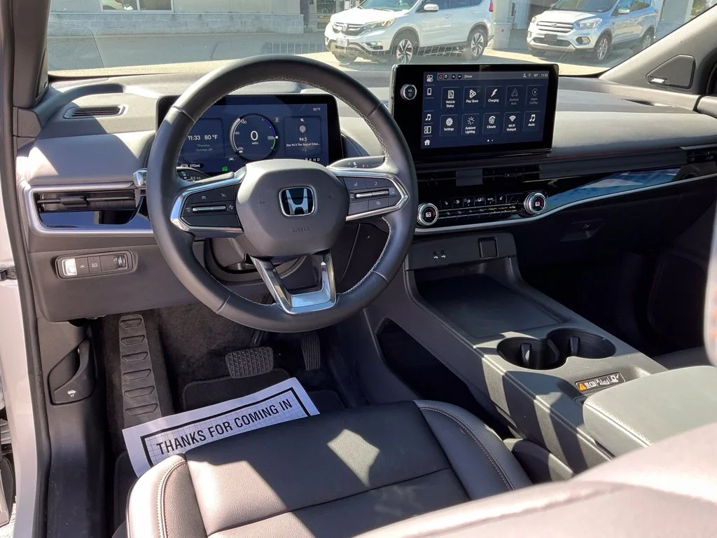 Used 2024  Honda Touring image 34
