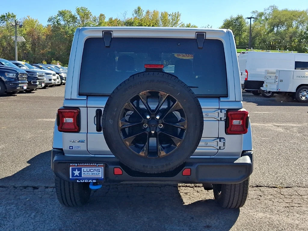 Used 2024 Silver Jeep Sahara 4xe image 10