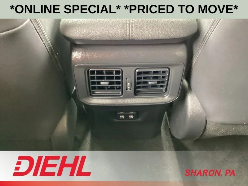 Used 2020  Toyota Adventure image 18