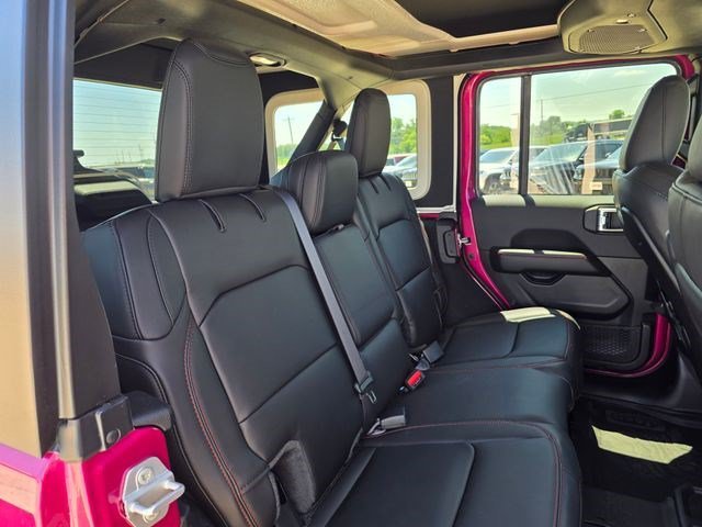 New 2026 Tuscadero Pearlcoat Jeep Rubicon image 14