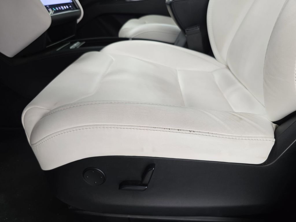 Used 2018  Tesla 75D image 23