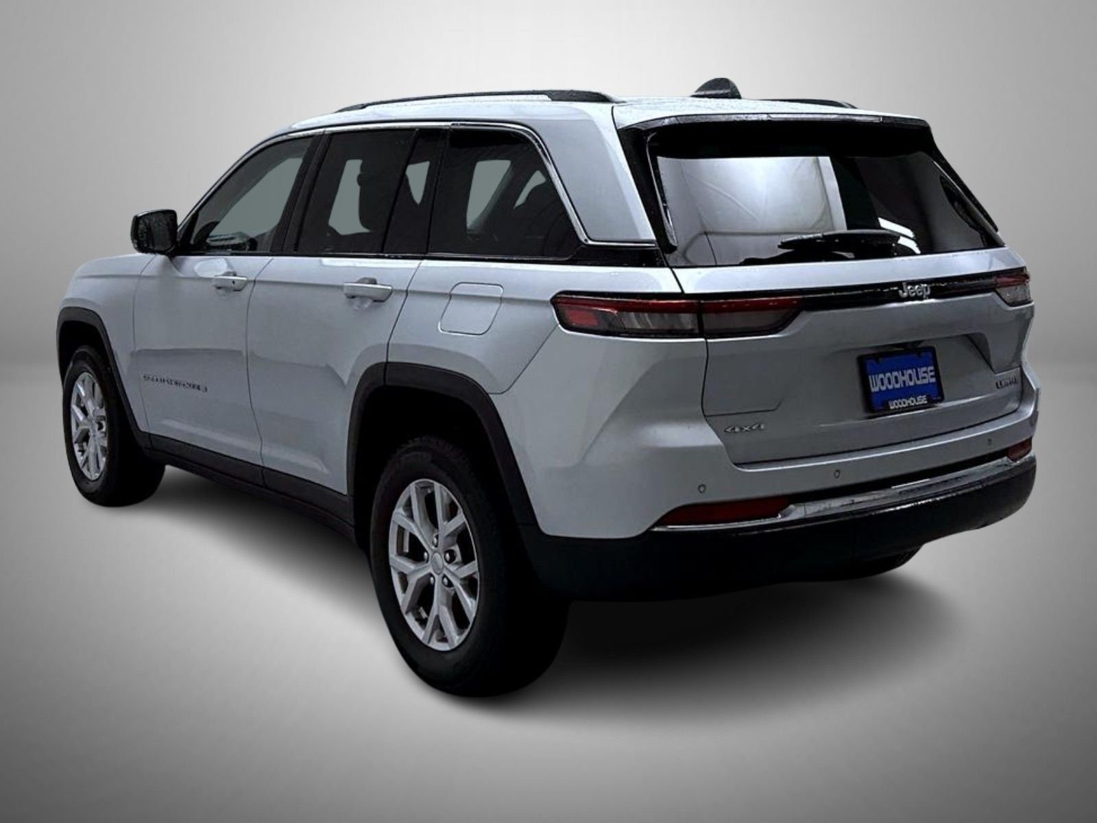 Used 2023 Silver Jeep Limited image 7