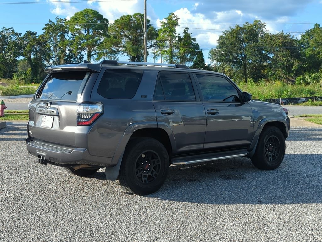 Used 2019 Gray Toyota SR5 image 7