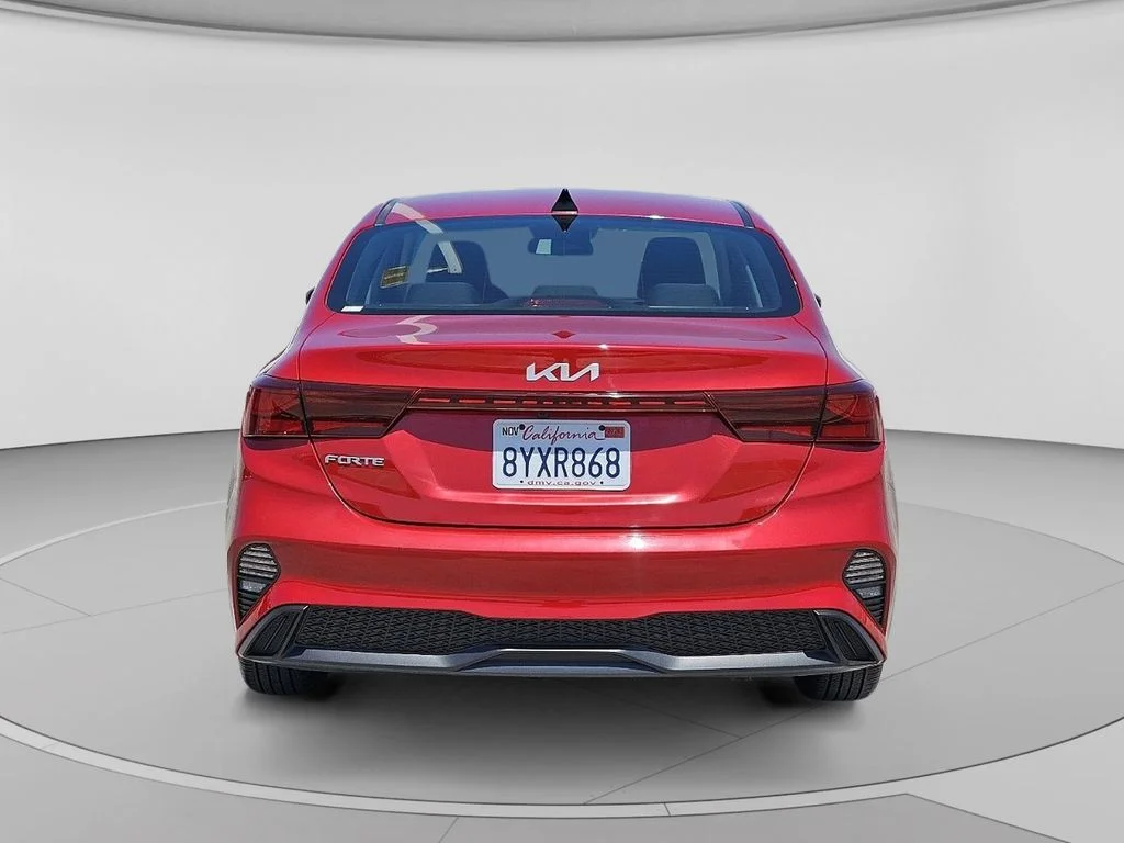 Used 2022 Red Kia LXS image 16