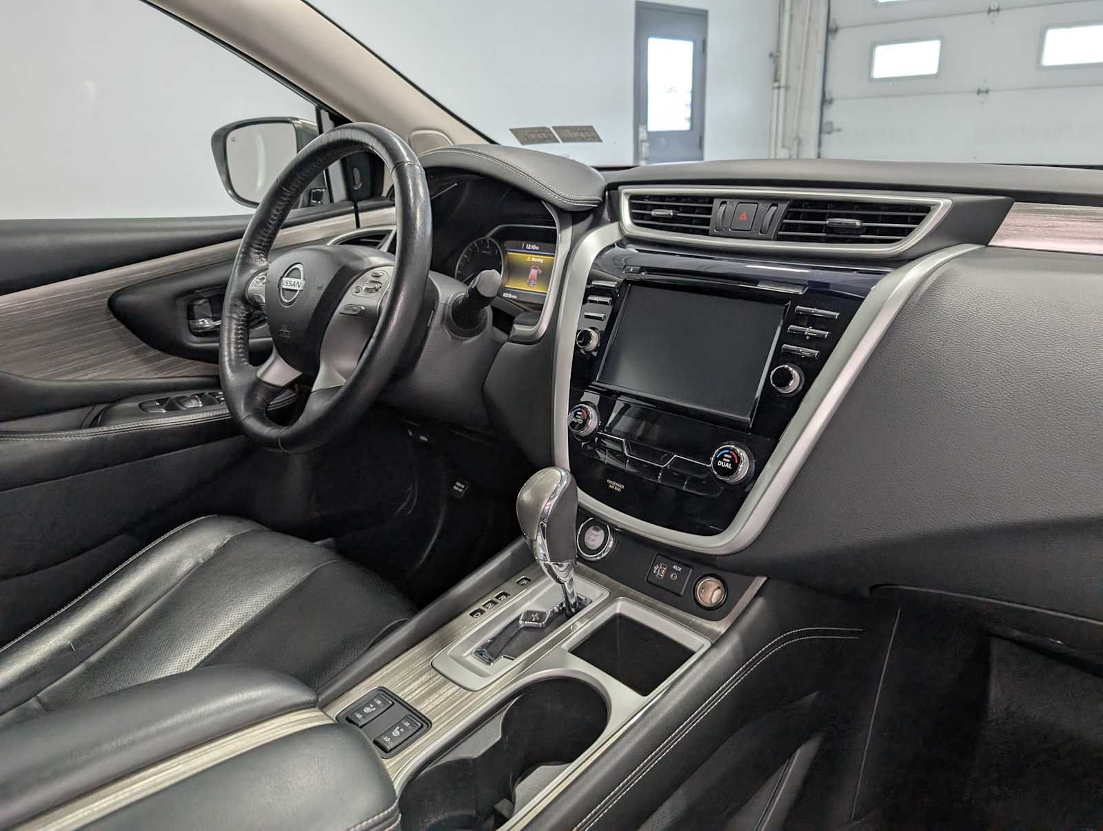 Used 2018 CAYENNE RED Nissan SL image 44