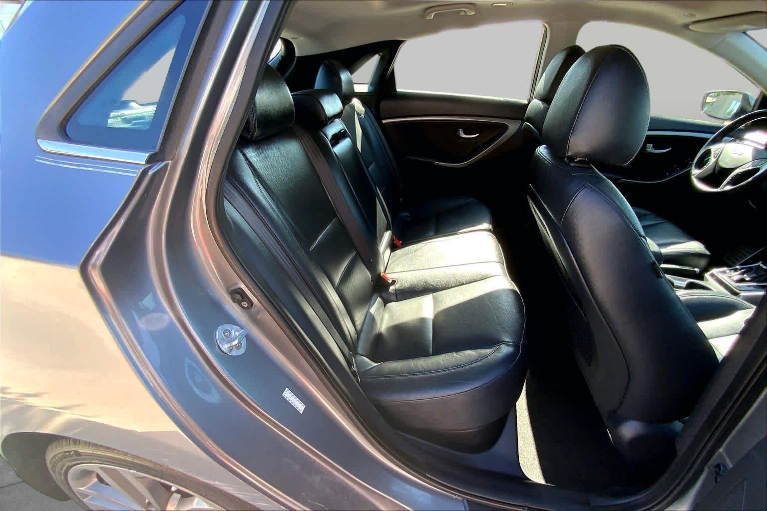 Used 2016 Galactic Gray Hyundai  image 20