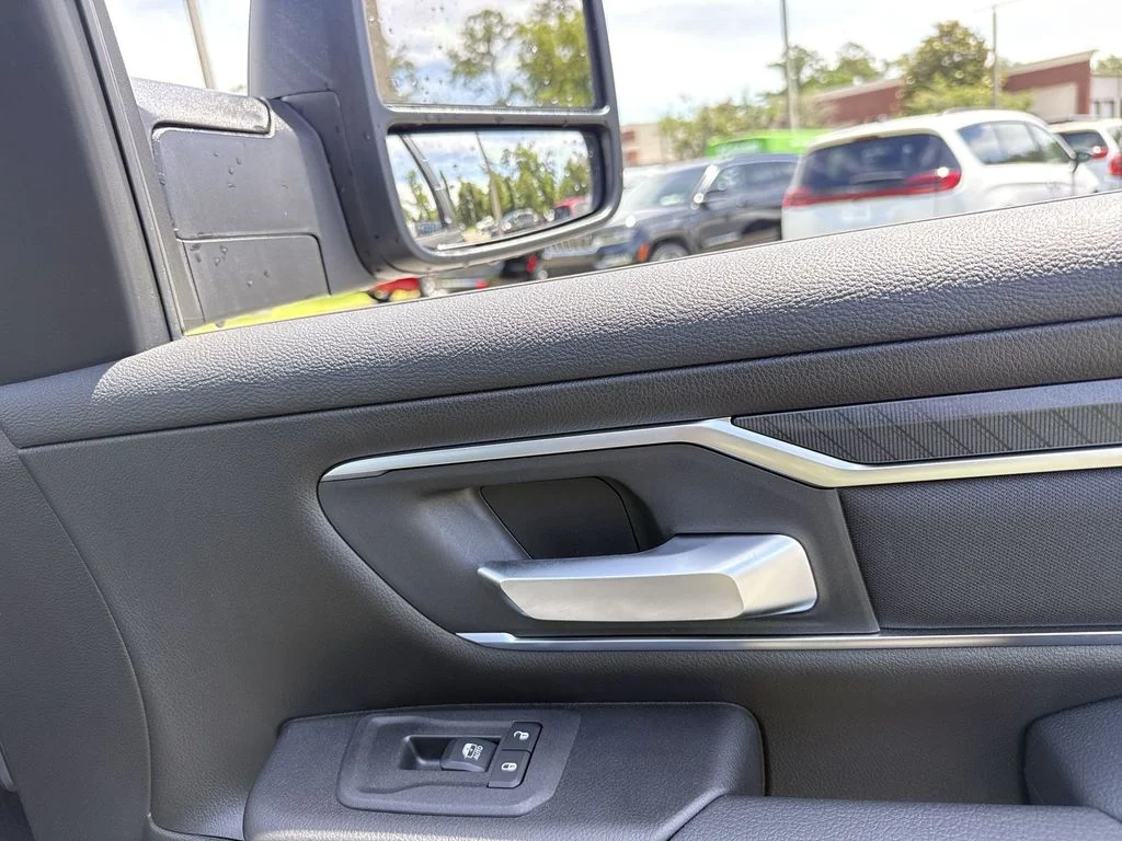 New 2026 Granite Crystal Metallic Clear-Coat Exterior Paint RAM Big Horn/Lone Star image 32