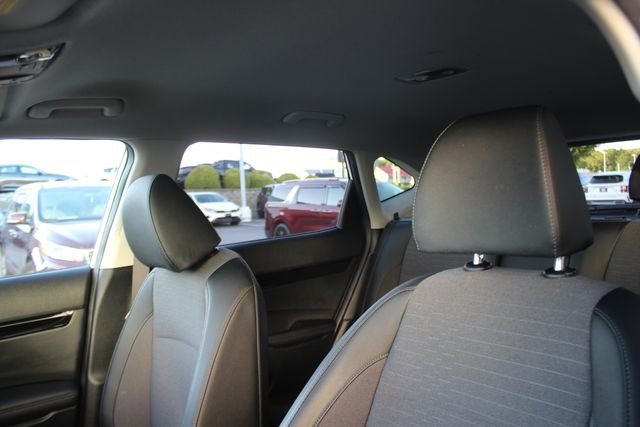 Used 2023 White Kia S image 21