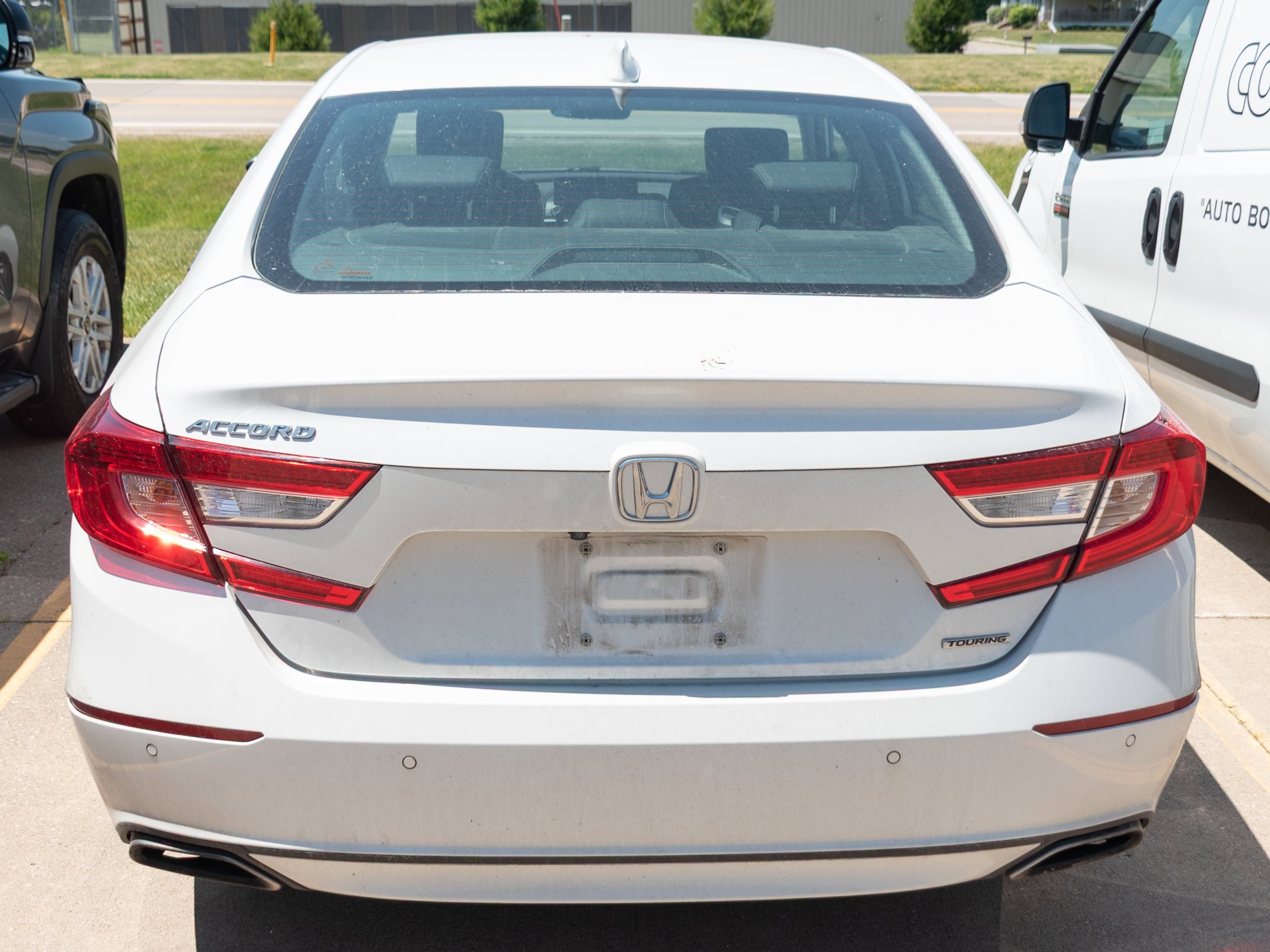 Used 2018 White Honda Touring 1.5T image 5