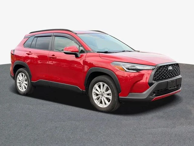 Used 2022 Red Toyota LE image 4
