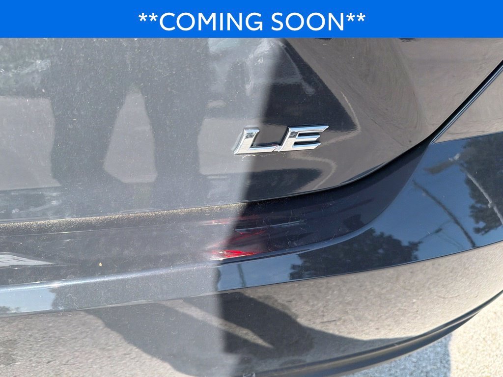 Used 2025  Toyota LE image 18