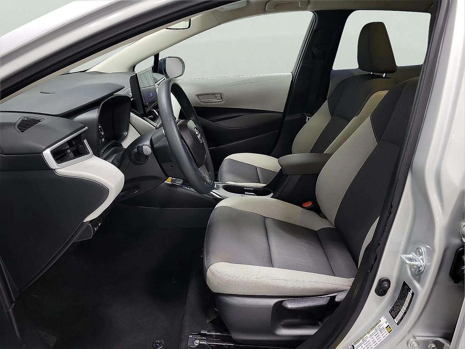 Certified Used 2025 Silver Toyota LE image 10